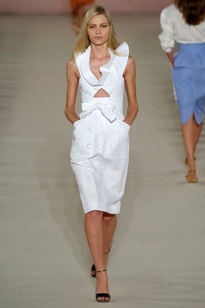 Look 11
